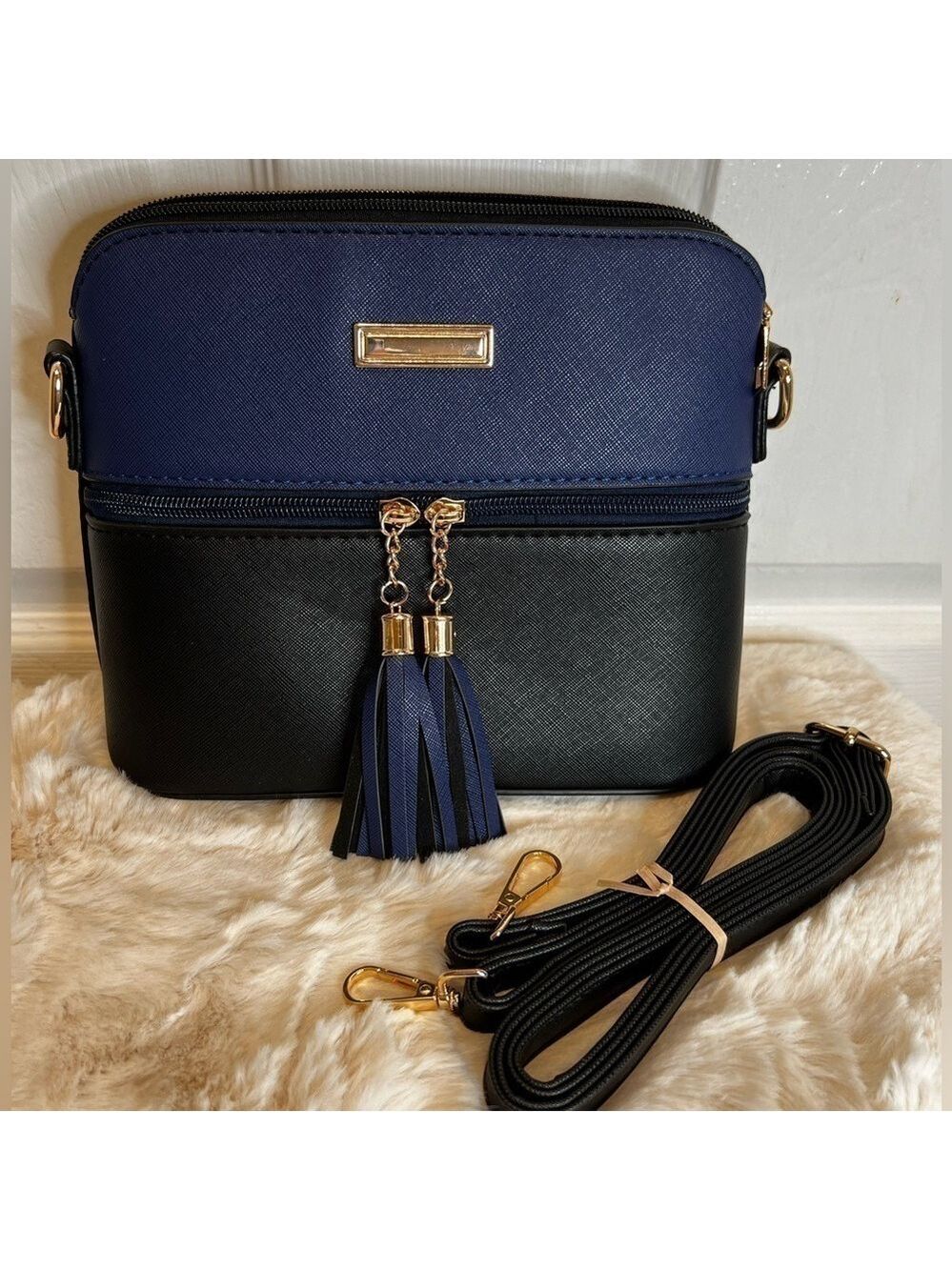 ITALIA NOMAD FIVE PIECE NAVY BLUE AND BLACK SHOULDER BAGS SET - Picture 6 of 16